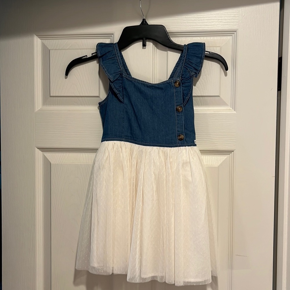 NWT. Button-front, v-back size 6 girls Calvin Klein dress.